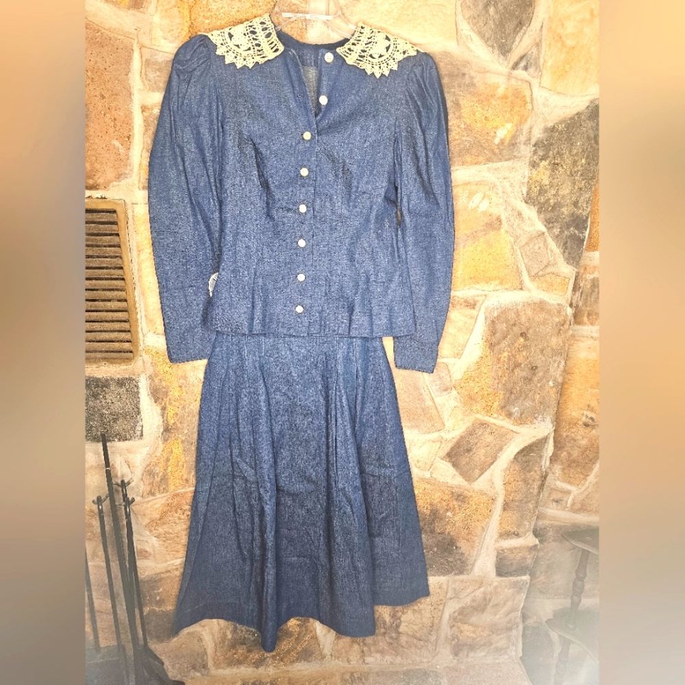 1980'sHandmade jean skirt and top with antique lace collar